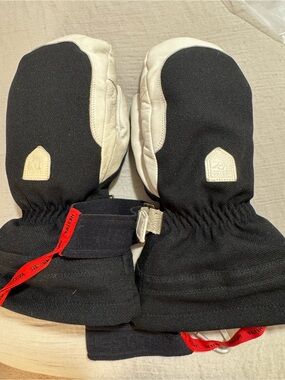 Ski Hestra Black and White Leather-Trim Woman’s Mittens Size 8 Ski
